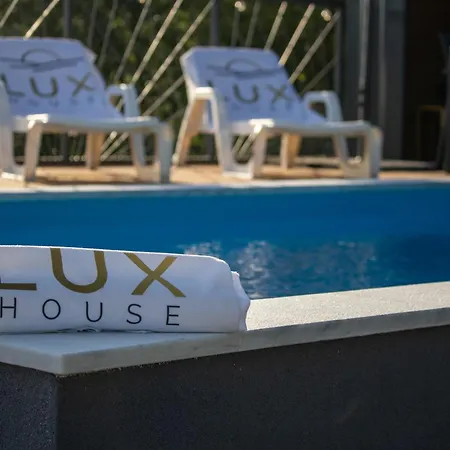 Lux House Vikendica *